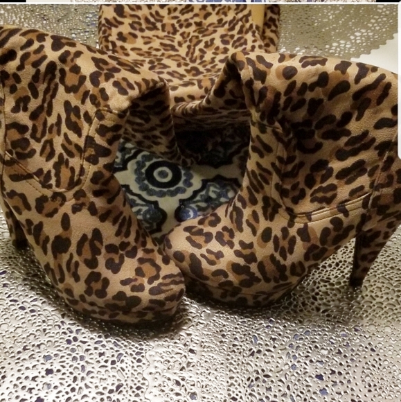 Thigh High Leopard Print Boots - Picture 4 of 7